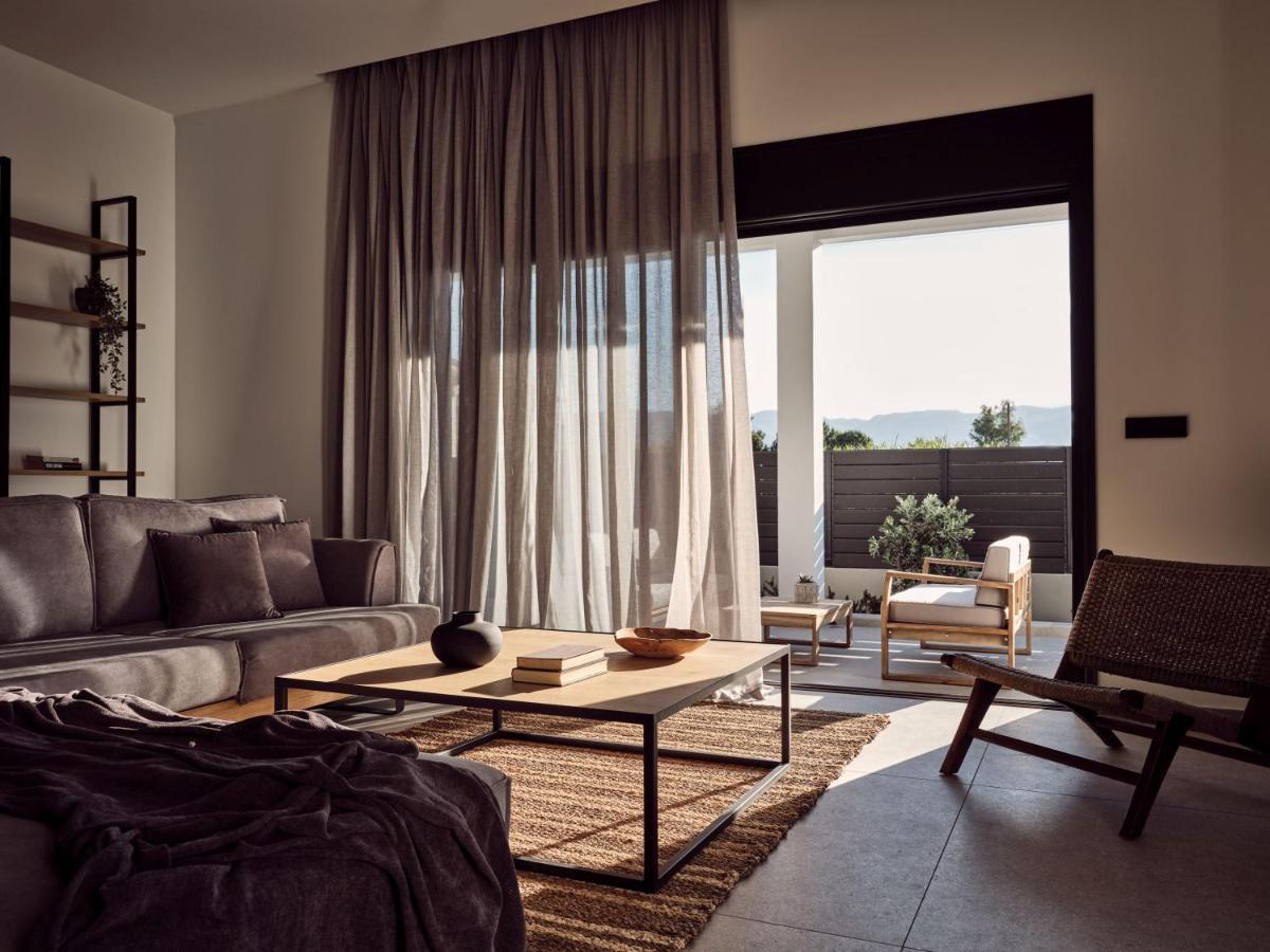 Noema Villa - Stylish Villa With Scenic Serenity, By Zantewize Sarakinadhon ภายนอก รูปภาพ