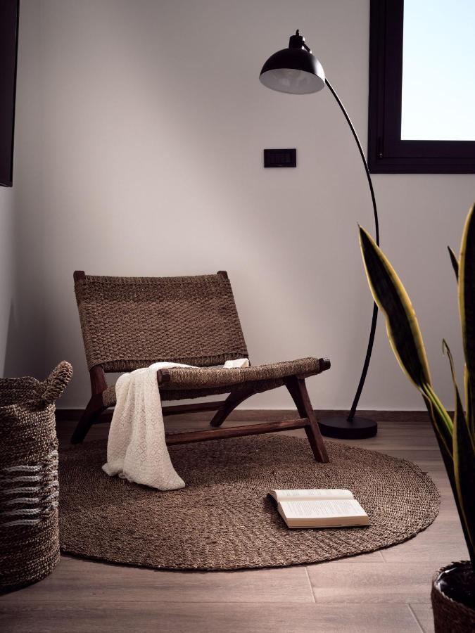Noema Villa - Stylish Villa With Scenic Serenity, By Zantewize Sarakinadhon ภายนอก รูปภาพ