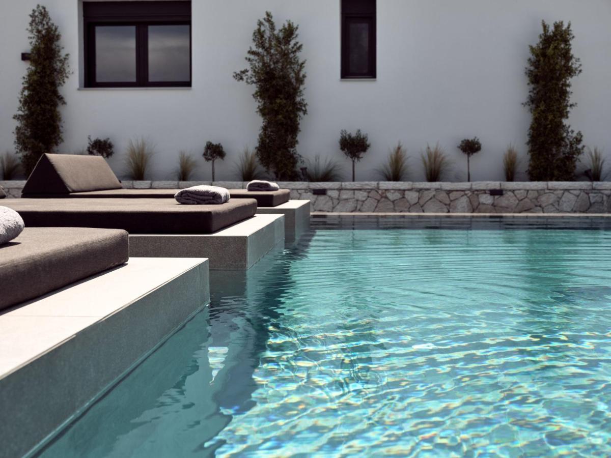 Noema Villa - Stylish Villa With Scenic Serenity, By Zantewize Sarakinadhon ภายนอก รูปภาพ